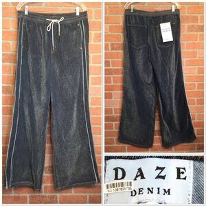 Daze Denim Cozy Jean in Sky Whisper Pull-On Wide Leg Womens Pants Size M Grunge